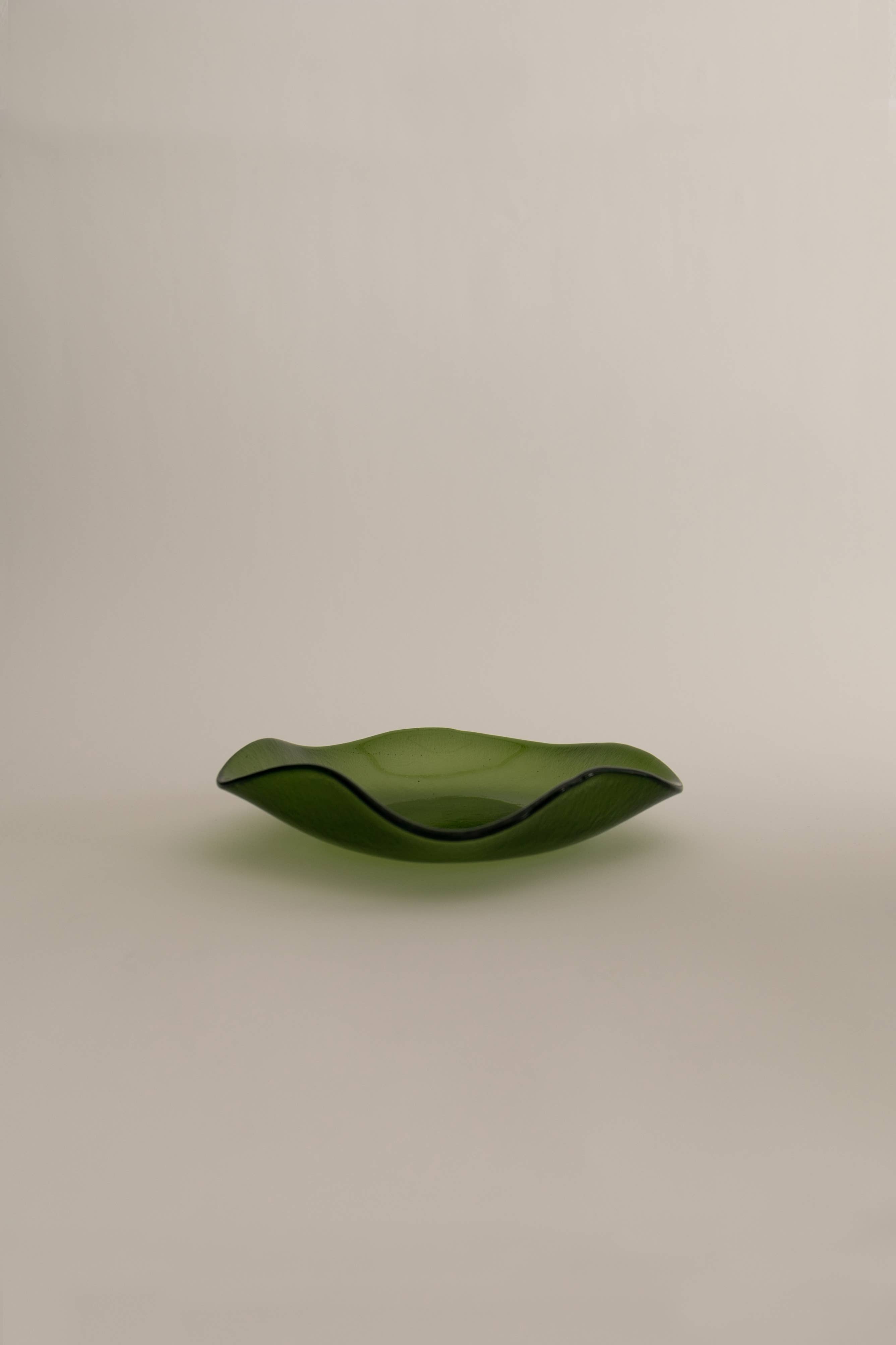Small Petal Plate, Olive